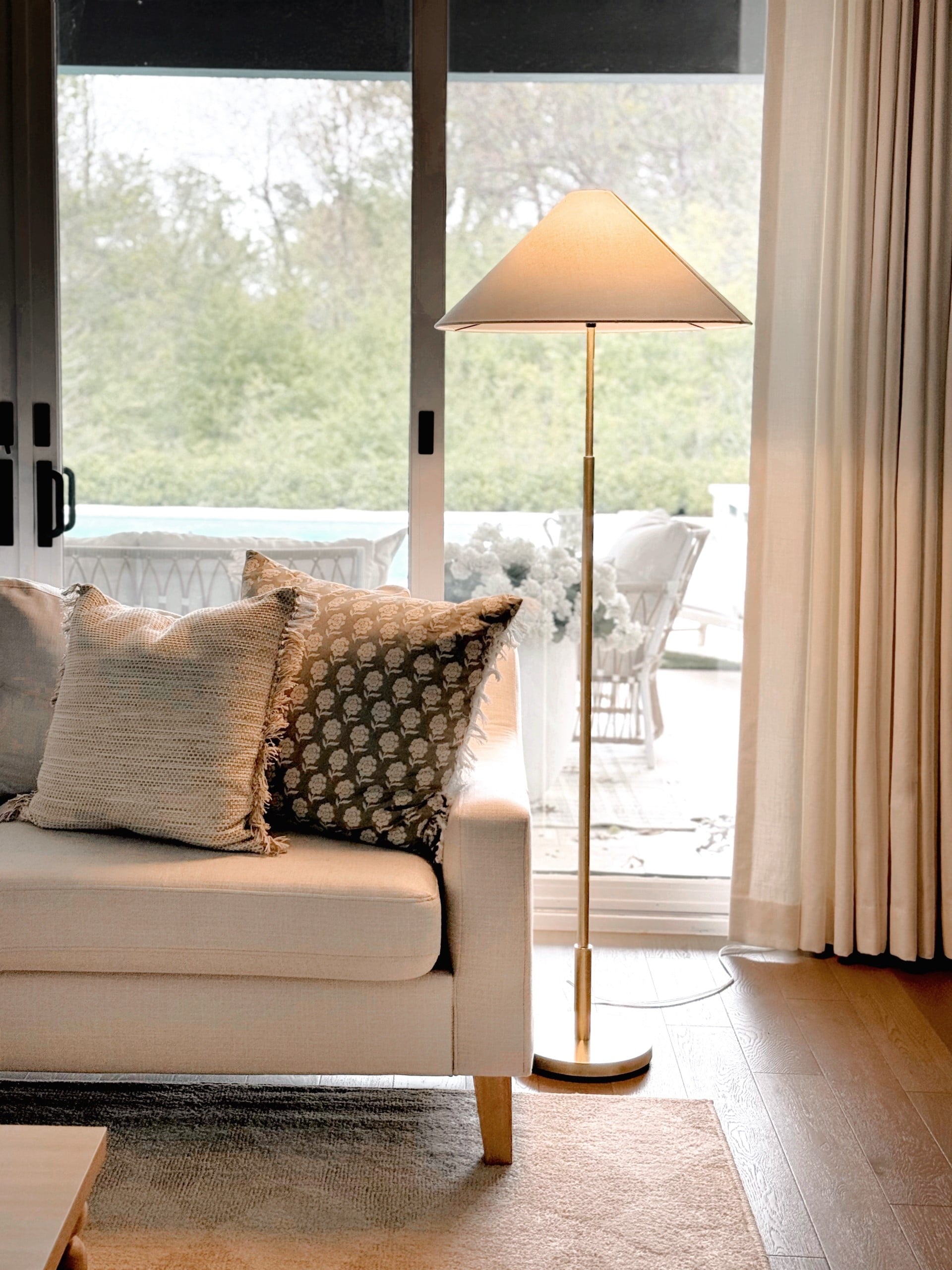 Cozylumi™ My Texas House 64'' Floor Lamp with White Fabric Empire Shade Transitional