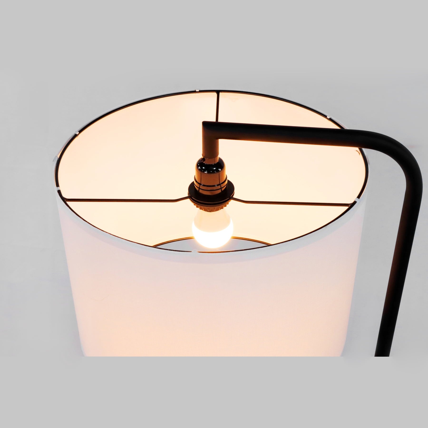 Cozylumi™ 54" Matte Black Metal Floor Lamp with Faux Wood Table and Magazine Rack